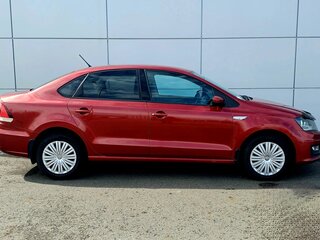 2016 Volkswagen Polo V Рестайлинг, красный, 900000 рублей, вид 4