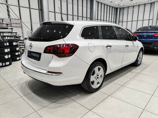 2013 Opel Astra J Рестайлинг, белый, 700000 рублей, вид 5