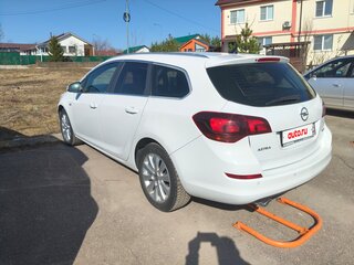 2011 Opel Astra J, белый, 799000 рублей, вид 3