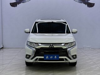 2022 Mitsubishi Outlander III Рестайлинг 3, белый, 1800000 рублей, вид 2
