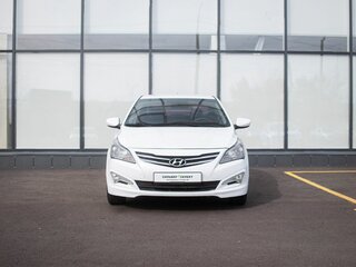 2014 Hyundai Solaris I Рестайлинг, белый, 650000 рублей, вид 3