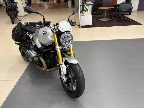 2021 BMW R Nine T, серебристый, 1295000 рублей
