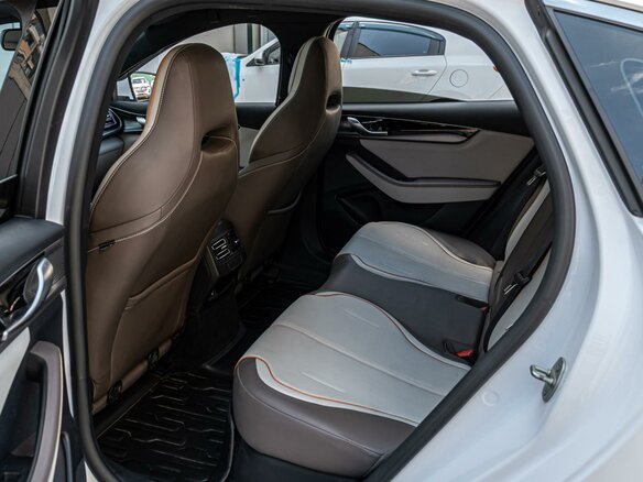 2023 BYD Qin Plus DM-i I, белый, 2590000 рублей - вид 10