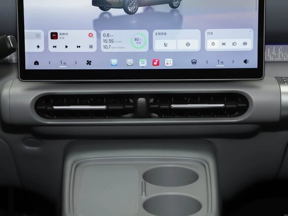 2026 Leapmotor A10 53 kWh, серебристый, 2190000 рублей - вид 13