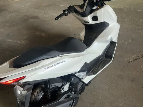 2025 Honda PCX 160, белый, 550000 рублей, вид 4