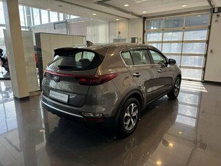 2018 Kia Sportage IV, коричневый, 1999000 рублей, вид 4