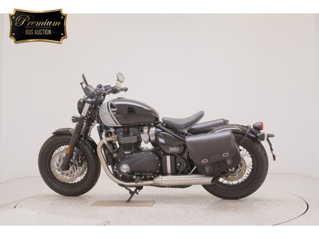 2024 Triumph Bonneville Bobber, чёрный, 1390000 рублей, вид 2