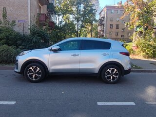 2020 Kia Sportage IV Рестайлинг, серый, 1800000 рублей, вид 4