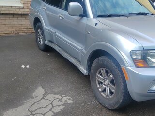 2004 Mitsubishi Montero III, серебристый, 1200000 рублей, вид 3