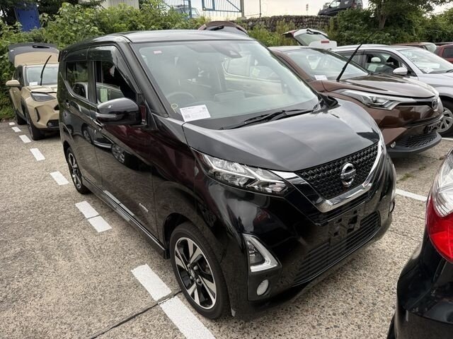 Открыть фотографии: Nissan Dayz II