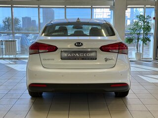 2018 Kia Cerato III Рестайлинг (Classic), белый, 1550000 рублей, вид 4