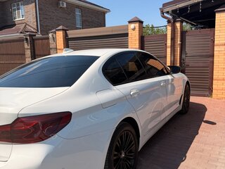 2019 BMW 5 серии 520d VII (G30/G31/G38), белый, 3000000 рублей, вид 4