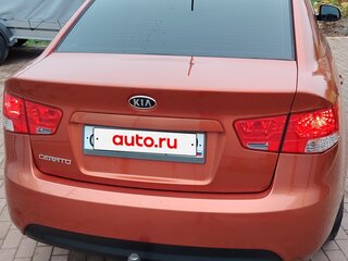 2011 Kia Cerato 6-speed II, оранжевый, 950000 рублей, вид 3