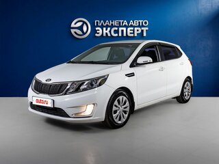 2015 Kia Rio 6-speed III, белый, 900000 рублей, вид 1