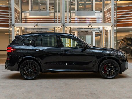 2026 BMW X5 40i IV (G05/G18) Рестайлинг, чёрный, 16340000 рублей, вид 5