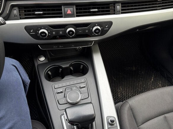 2018 Audi A4 ultra V (B9), серый, 2200000 рублей - вид 9