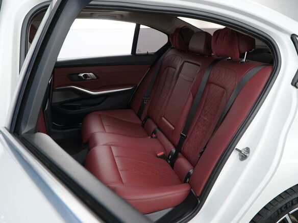 2022 BMW 3 серии 318i VII (G2x), белый, 3699077 рублей - вид 8