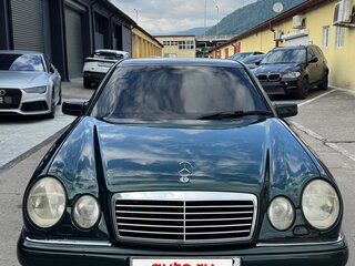 1997 Mercedes-Benz E-Класс 230 II (W210, S210), зелёный, 700000 рублей, вид 3