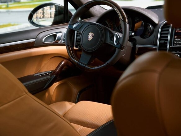 2011 Porsche Cayenne Turbo II (958), чёрный, 2300000 рублей - вид 10