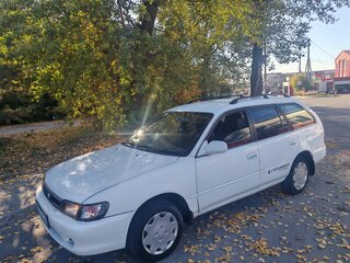 1998 Toyota Corolla VII (E100), белый, 355000 рублей, вид 1
