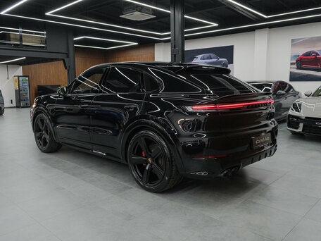 2025 Porsche Cayenne GTS Coupé III Рестайлинг, чёрный, 25990000 рублей, вид 4