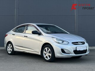 2012 Hyundai Solaris I, серебристый, 610000 рублей, вид 3