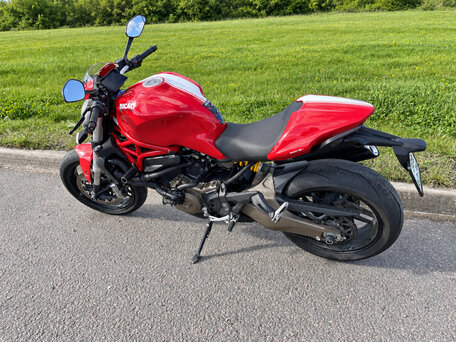 2017 Ducati Monster 821, красный, 500000 рублей, вид 3