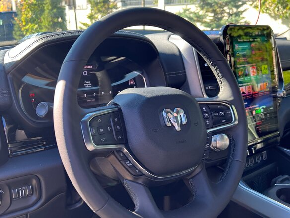 2025 Ram 1500 Crew Cab V Рестайлинг, чёрный, 6350000 рублей - вид 12