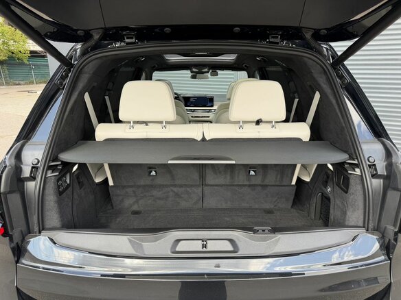 2025 BMW X7 40d I (G07) Рестайлинг, чёрный - вид 25