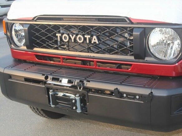 2026 Toyota Land Cruiser 71 70 Series Рестайлинг 2, красный, 10400000 рублей - вид 23
