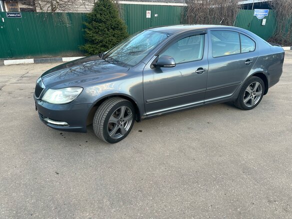 2012 Skoda Octavia II (A5) Рестайлинг, серый, 700000 рублей - вид 5