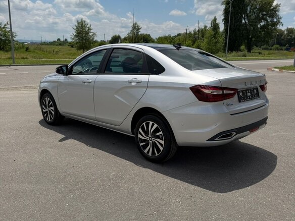 2026 Lada (ВАЗ) Vesta I Рестайлинг (NG), серебристый, 1940000 рублей - вид 3