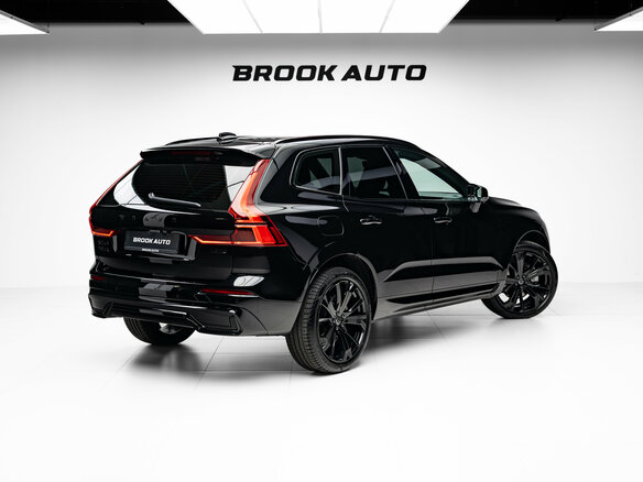 2026 Volvo XC60 II Рестайлинг 2, чёрный, 5990000 рублей - вид 3