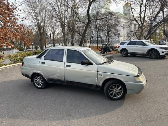 2002 Lada (ВАЗ) 2110, серебристый, 78000 рублей - вид 1