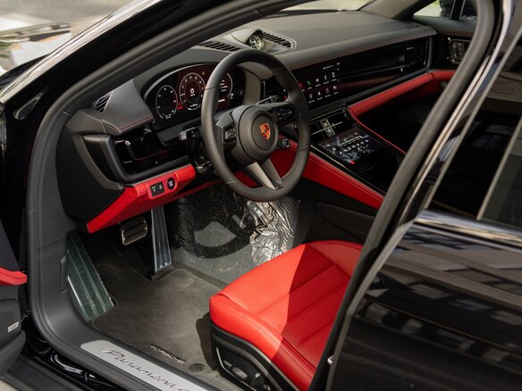 2026 Porsche Panamera 4 III, чёрный, 22000000 рублей - вид 14