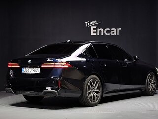 2026 BMW 5 серии 520i VIII (G60/G61/G68), синий, 8327000 рублей, вид 4