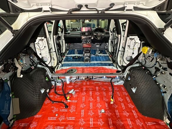 2020 Lexus RX 300 IV Рестайлинг, белый, 4950000 рублей - вид 24