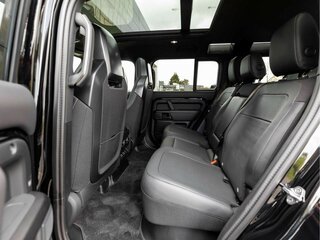 2026 Land Rover Defender Octa II, чёрный, 15510000 рублей, вид 5