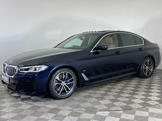 2022 BMW 5 серии 520i VII (G30/G31/G38) Рестайлинг, чёрный, 4799000 рублей, вид 3