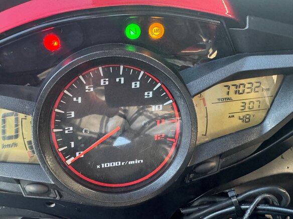 2010 Honda VFR 1200, пурпурный, 700000 рублей - вид 5