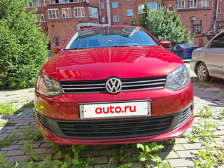 2015 Volkswagen Polo V, пурпурный, 999000 рублей, вид 3