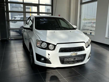 2012 Chevrolet Aveo II, белый, 450000 рублей, вид 1