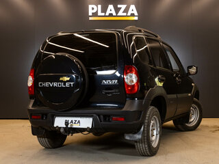 2015 Chevrolet Niva I Рестайлинг, чёрный, 580000 рублей, вид 4