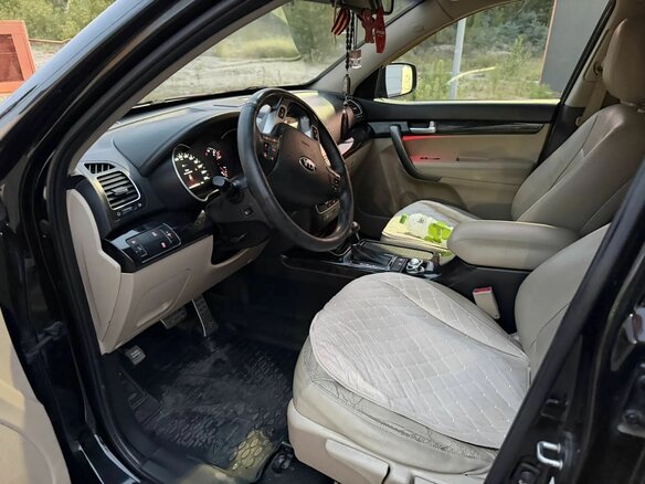 2013 Kia Sorento II Рестайлинг, чёрный, 1460000 рублей - вид 9