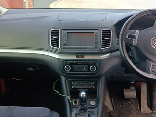 2012 Volkswagen Sharan II, серебристый, 1160000 рублей, вид 3