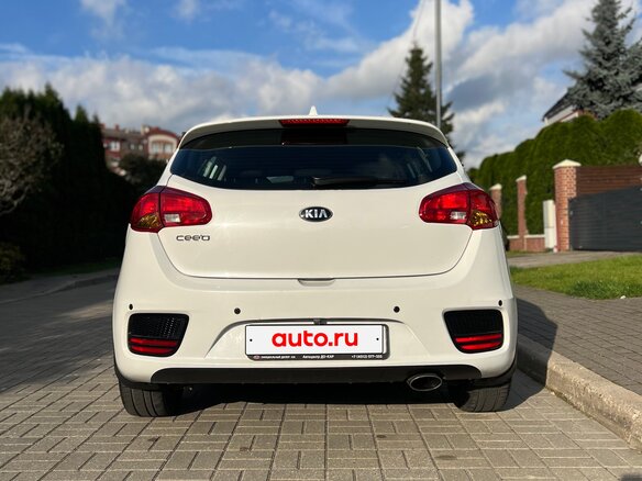 2018 Kia Ceed II Рестайлинг, белый, 1330000 рублей - вид 4