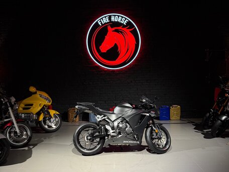 2023 Honda CBR 600RR, чёрный, 895000 рублей, вид 1
