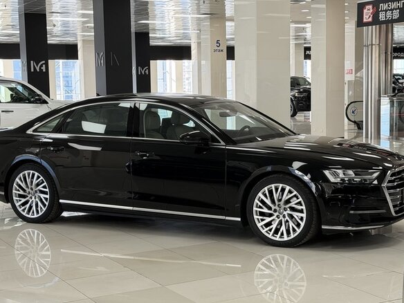 2018 Audi A8 Long 55 TFSI IV (D5), чёрный, 5700000 рублей - вид 4