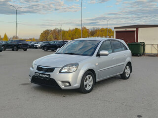 2010 Kia Rio II Рестайлинг, серебристый, 409000 рублей, вид 1