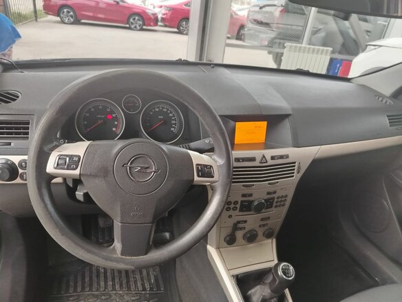 2008 Opel Astra GTC H Рестайлинг, серебристый, 269000 рублей - вид 11